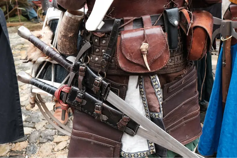 Chevalier avec 2 épées