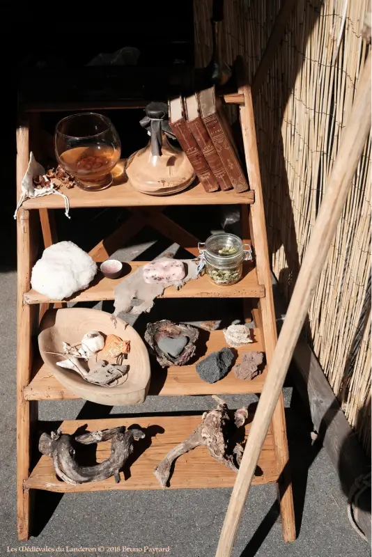Présentoir de bric-à-brac