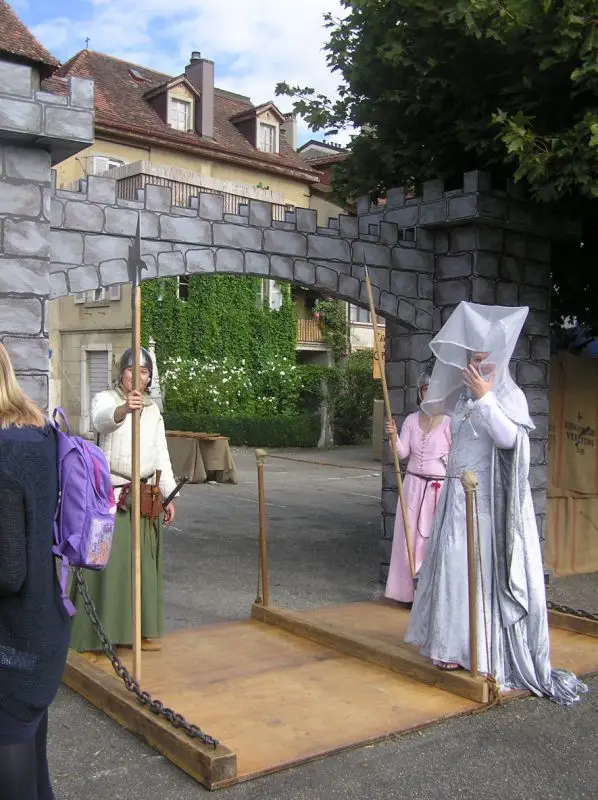Entrée avec une noble Dame