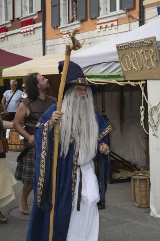 le mage est sorti de son antre