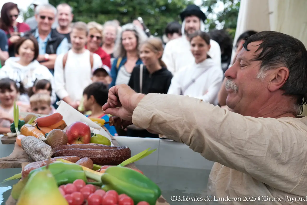 bon Roi mangeant dans sa baignoire