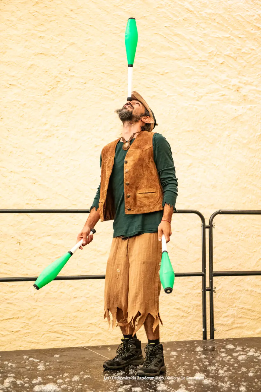 Lutin Pixie faisant le pitre